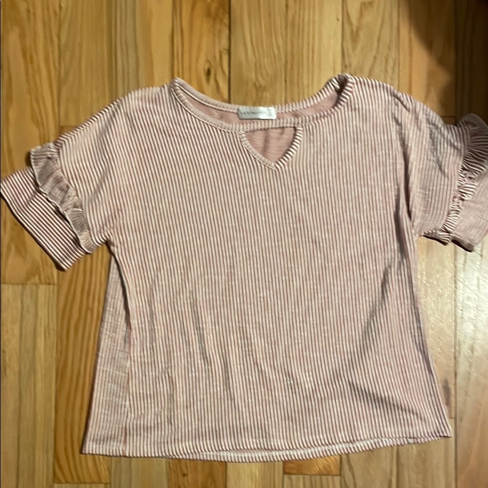 Pink flutter sleeve short sleeve blouse with ribbed and ruffled features
